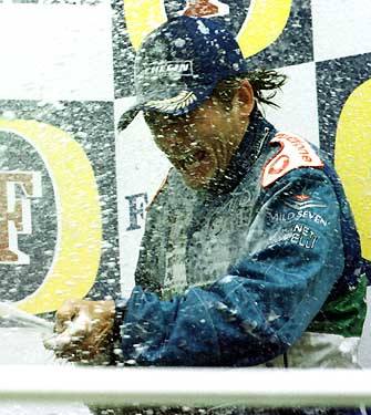 G.Fisichella sur le podium en 2001